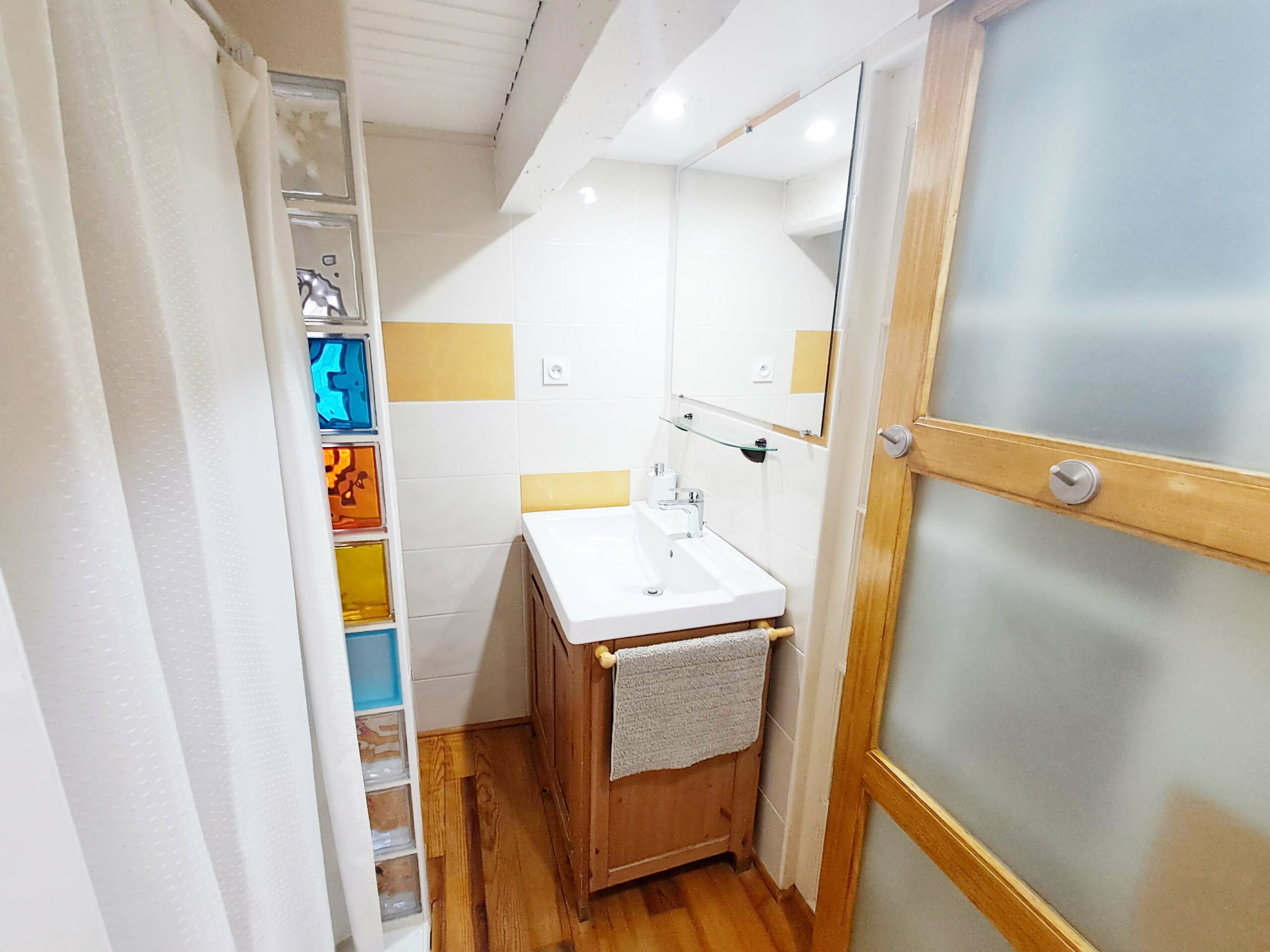 Le Pouffre : Location vacances maison de pêcheurs du 19ᵉ siècle à Sète : salle de bain